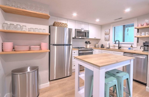 Folly Field Condo | Steps to Beach-Hilton Head Condo-Pet Friendly