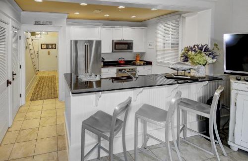 Beach District Apartment | Steps to Beach Club, Multi-Level WaterColor Condo, Slps 4, Perfect Location! condo