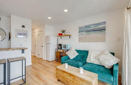 North Beach Apartment | Steps to Beach Corpus Christi Condo with Balcony