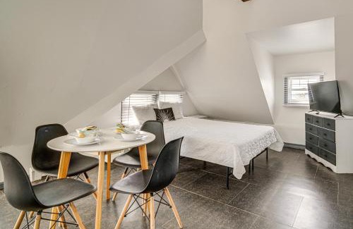 North End Apartment | Steps to Beach Couples Retreat in Ocean City!