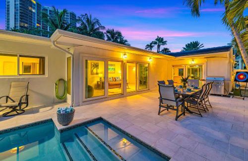 Lauderdale Beach House | Steps to Beach Heated Pool Kiwi Key Residences