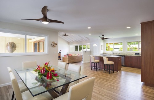 Kailua House | Steps to Beach- Heated Pool- Air Conditioned- 7 Night Min Stay-CONTACT HOST