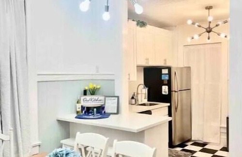 San Jacinto House | Steps to Beach, Includes 2 King Beds, 2 Full Bathrooms, Spotlessly Clean & Cozy