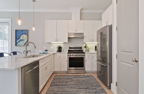 Lakeside at Blue Mountain Beach House | Steps to beach and pool-family size home-4 free bikes-beach gear-large patio