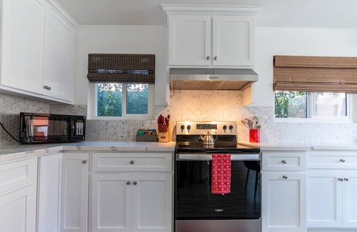 Bixby Knolls House | Steps to Dine & Shop, 2 Beds & 2 Baths, Garage Parking & Patio