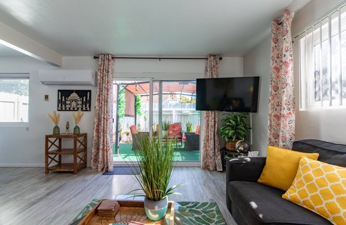 Bixby Knolls House | Steps to Dine & Shop, 2 Beds & 2 Baths, Garage Parking & Patio