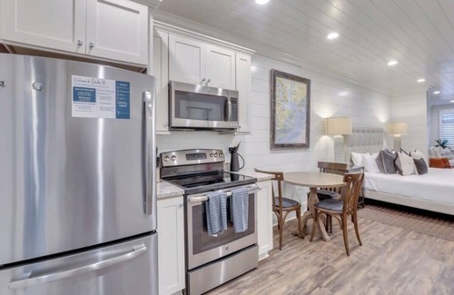 Downtown Charleston House | Steps to King|Sleeps 7|2 Units