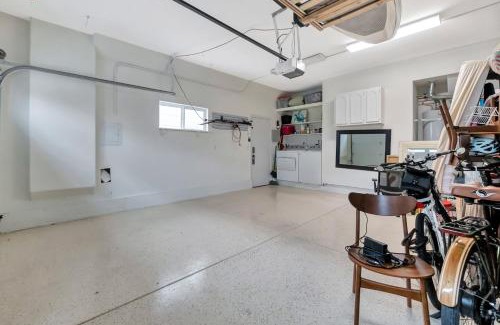 Newport Center House | Steps to Lido Village and the Marina Heart of Lido Island WITH PARKING