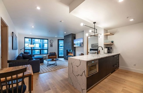 Sandpoint Condo | Steps to lift.New Construction 2 bd/2 bath in the heart of Schweitzer Village.