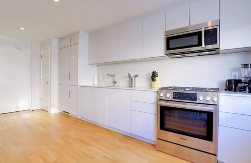 Radnor - Fort Myer Heights Apartment | Steps to Metro + Near D.C. Landmarks