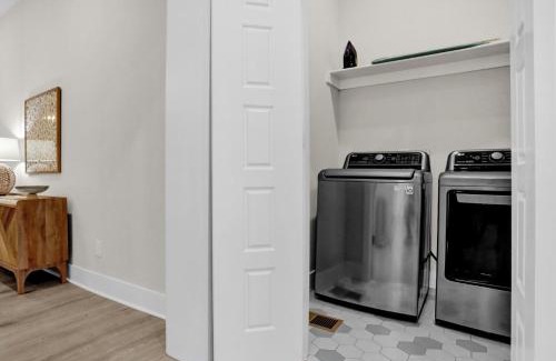 Midtown Apartment | Steps to Overton Square 100 Yr Old Historic Apt