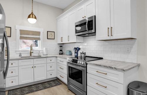 Midtown Apartment | Steps to Overton Square 100 Yr Old Historic Apt