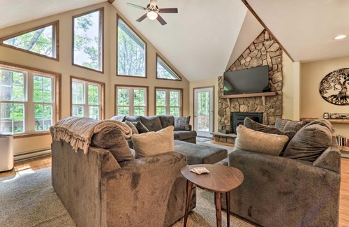 Gouldsboro House | Steps to River Big Bass Lake House with Grill!