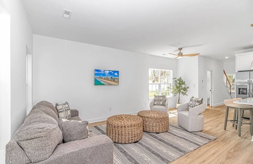 Myrtle Beach House | Steps to Sand – 3BR for Families with outdoor area