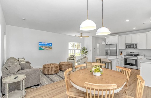 Myrtle Beach House | Steps to Sand – 3BR for Families with outdoor area