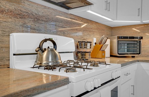 Oxnard House | Steps to Sand | Family-Friendly Ocean Surf Shack