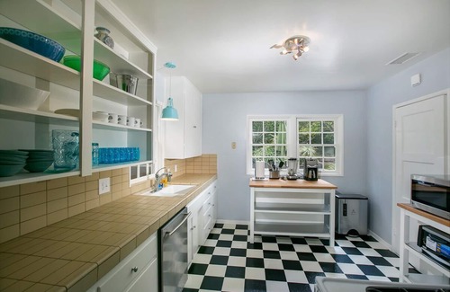 Del Mar Cottage | Steps to Sand, Surf and Turf in Del Mar Beach Colony. Ideal race season rental.