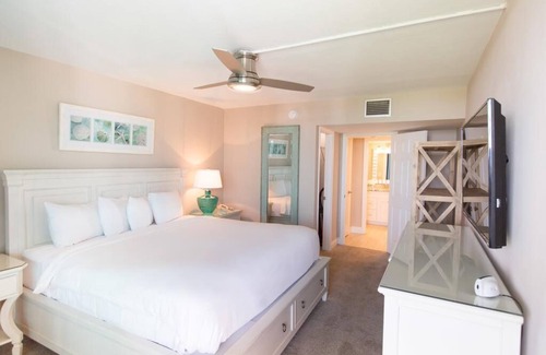 Sanibel Hotel | Steps to Sanibel Beach | Garden Views, Sunset & Island Activities | 4 Units