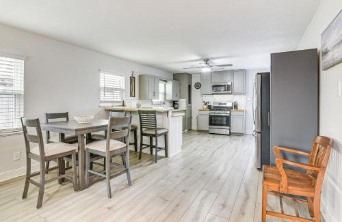 San Jacinto House | Steps to Seawall Fenced Family Home in Galveston!