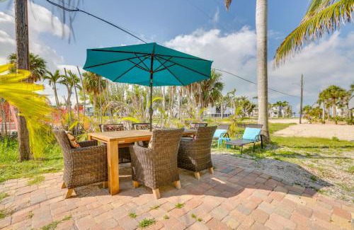 Mid Island Apartment | Steps to Shore Cozy Condo in Fort Myers Beach!