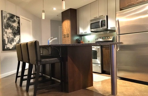 Victoria Park Condo | Steps to STAMPEDE Luxury Downtown 2bedrm 2bath