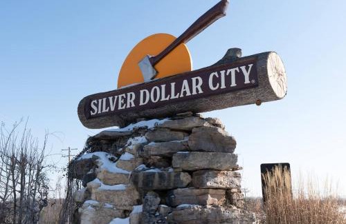 Indian Point Apartment | Steps to Table Rock Lake, Min to Silver Dollar City