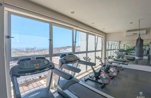 La Paz House | Steps to Tennis and the Beach Shared Pool and Gym