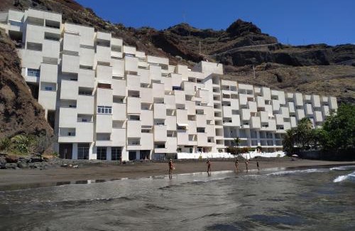 Santa Cruz de Tenerife Apartment | Steps to the beach!