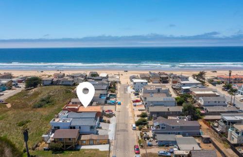 Oceano House | Steps to the Beach! Rooftop Deck! Firepit & BBQ!