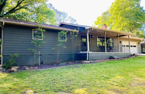 Bull Shoals House | Steps to the water at Bull Shoals Lake!