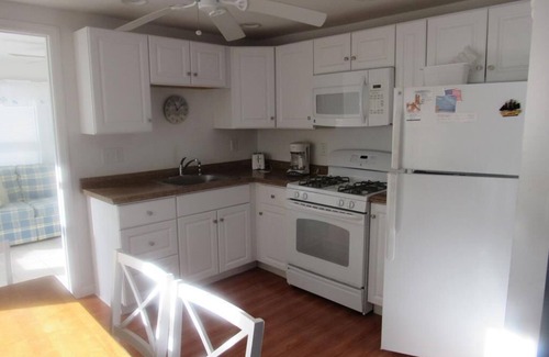 North Beach Haven Apartment | Steps to White Sandy Beaches