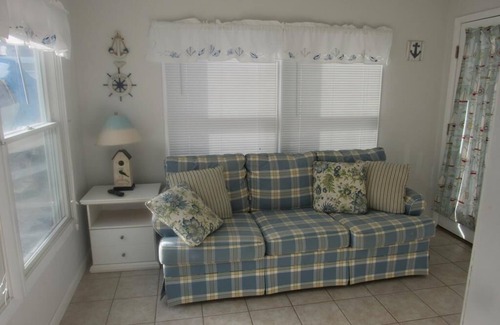 North Beach Haven Apartment | Steps to White Sandy Beaches