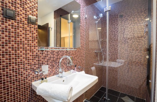 Vozdovac Hotel | Sterling Hotel