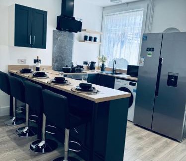 Crewe Apartment | Sterling House - by Eazystays