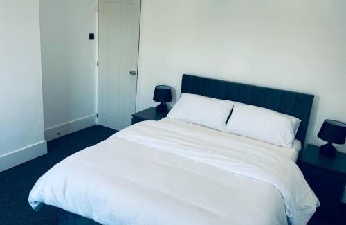 Crewe Apartment | Sterling House - by Eazystays