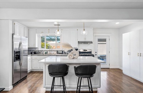 Ranchos House | Sterling House: Lux Getaway w/heated pool & spa