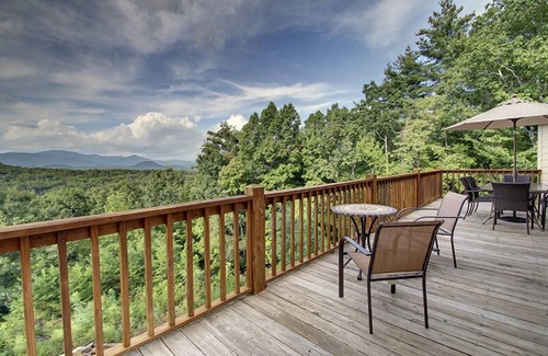 Sautee Nacoochee House | Sterling Lodge | Luxury Home with Mtn Views, Game Room, Hot Tub and More