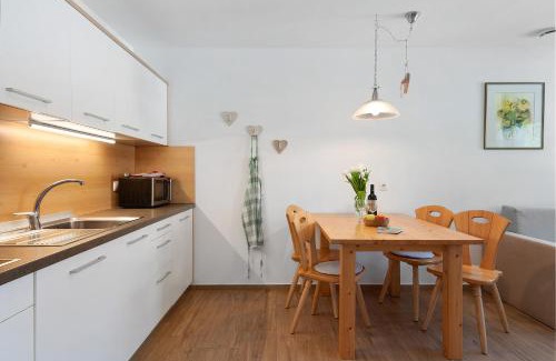 Issengo Apartment | Stiflerhof Apt Arnika