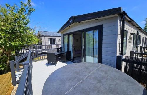 Tattershall Ski Chalet | Still Waters