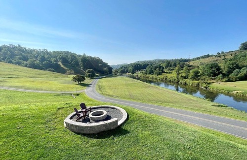 West Jefferson House | Still Waters - West Jefferson, NC
