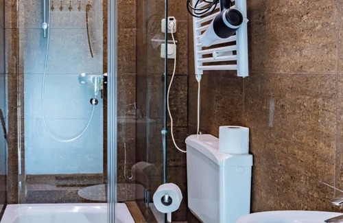 Warnemuende Apartment | Stilvolle Suite mit zwei Zimmern am Kirchplatz