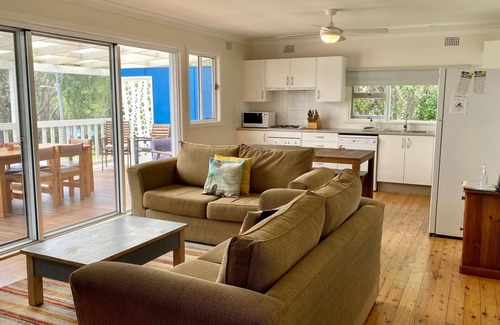 Bendalong House | Sting Ray Bay - The Blue House in Bendalong