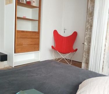 Quartier de la Folie-Mericourt Apartment | Stipologic 6P 2BR