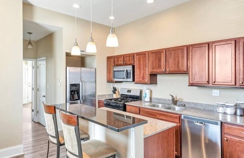 St. Louis Hotel | STL, Tower Grove, Cozy 2-Story Townhome - A