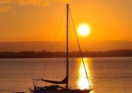 Porto-Vecchio Boat Rental | stlocavoile 2, Seuls à bord d un voilier dans le golfe