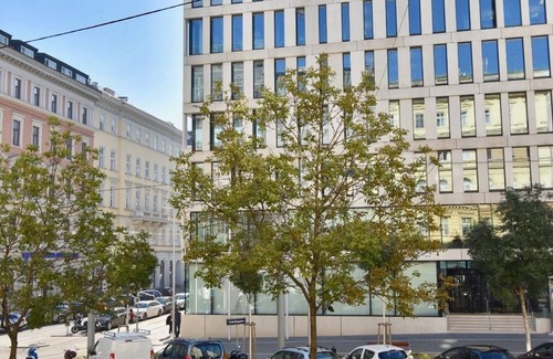 Roßau Apartment | Stock Exchange Apartment