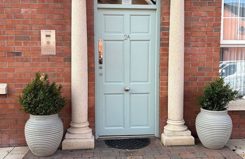 Belfast Apartment | Stockmans Stay, Belfast. Beautiful 2 bedroom garden apartment