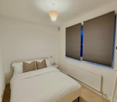 Offerton House | Stockport Stays Price reduction on long term bookings