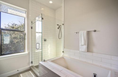 East Downtown Houston Apartment | Stoic Sanctuary @ East Downtown