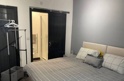 Stoke-on-Trent Apartment | Stoke studio · Lovely 1 Bedroom Serviced Apartment
